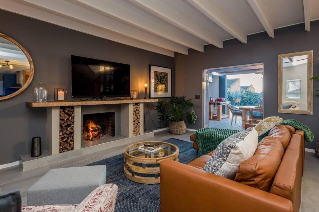 Holiday home House W Pool, Fireplace, Braai Cape Town